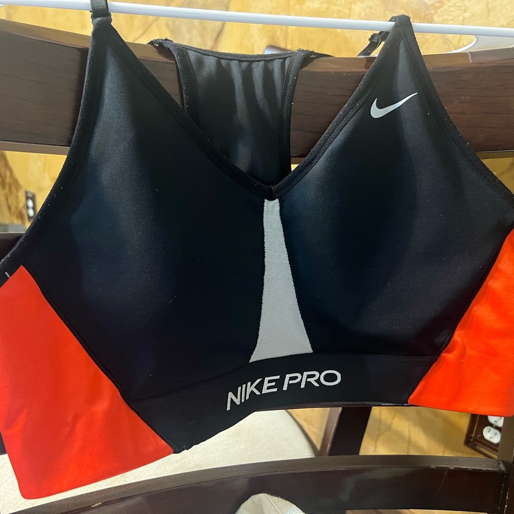 Nike Pro Women's  sports bra- Black/red. XL